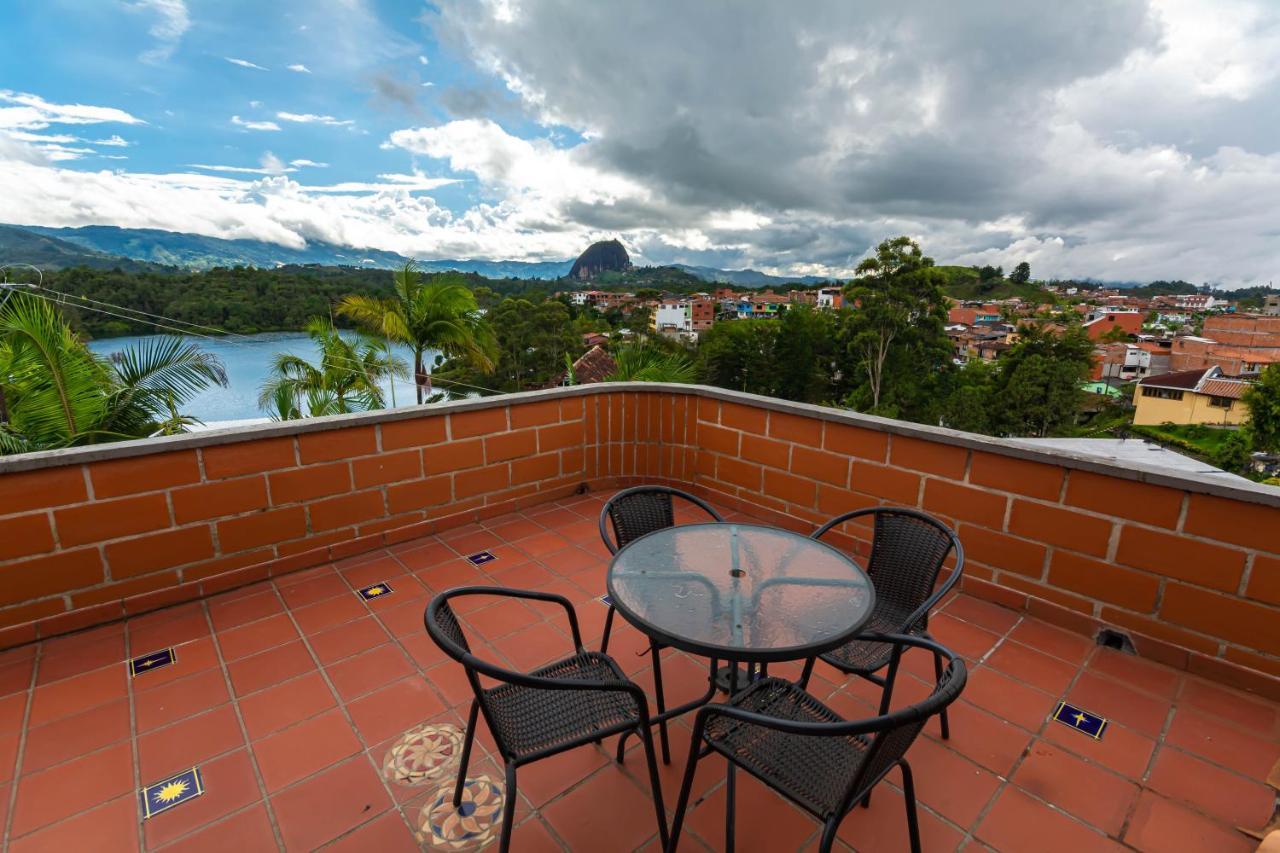 Hotel Le Chateau Guatapé Exterior foto